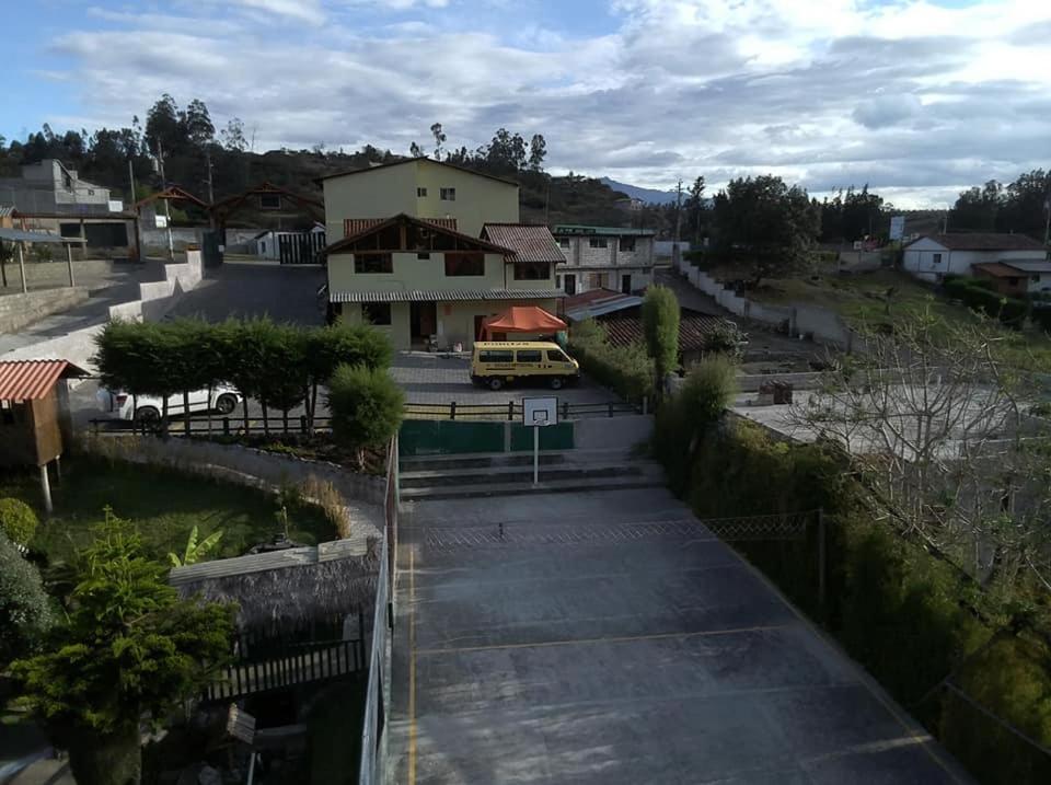 Hosteria La Chorrera Quito Exterior photo